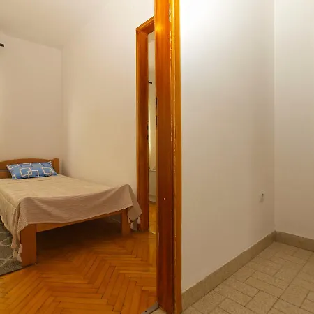 Zlatko 1671 Apartment